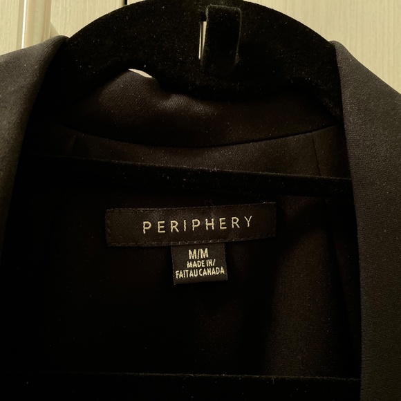 Sleeveless Periphery Jacket - Picture 2 of 3